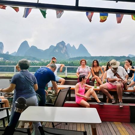 Showbiz Hostel Yangshuo Exterior photo