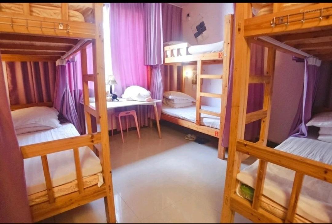 Showbiz Hostel Yangshuo Exterior photo