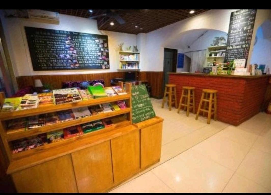 Showbiz Hostel Yangshuo Exterior photo